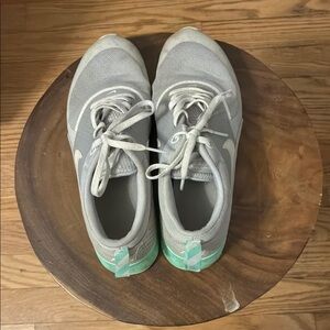 Nike Gray and Green Athletic Sneakers Low-Top